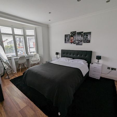 Luxury Hotel Rooms Palmers Green Exterior foto